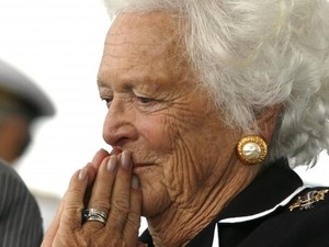 Sakit, Mantan Ibu Negara AS Barbara Bush Tolak Perawatan RS