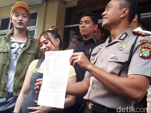 Rugi Rp 20 Juta, Ini Alasan Lee Jeong Hoon Laporkan Biker Pemukul Mobilnya