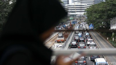 Penataan Jalan dan Trotoar Sudirman Dikebut