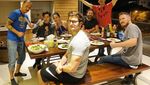 Di Korea hingga Afrika, Ini Gaya Keren Joe Taslim Saat Makan dan Ngopi