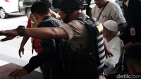 Terpidana kasus terorisme Abu Bakar Baasyir melakukan kontrol kesehatan atas sakit yang dideritanya.