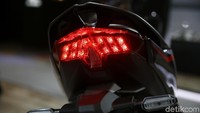 Fitur Idling Stop System (ISS) menjadikan model ini menghasilkan konsumsi BBM teririt di kelasnya sebesar 46,9 km/liter (metode ECE R40 Euro 3) dengan hasil emisi gas buang yang lebih baik dari standar emisi EURO 3.  