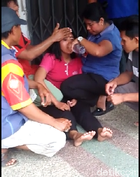 Puluhan Karyawati Toko Buku di Jambi Histeris, Diduga Kesurupan