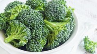 100 gram brokoli mengandung 89,2 mg vitamin C, K, zat besi dan banyak serat, yang semuanya baik untuk tubuh dan memiliki sifat melawan kanker. Foto: Thinkstock