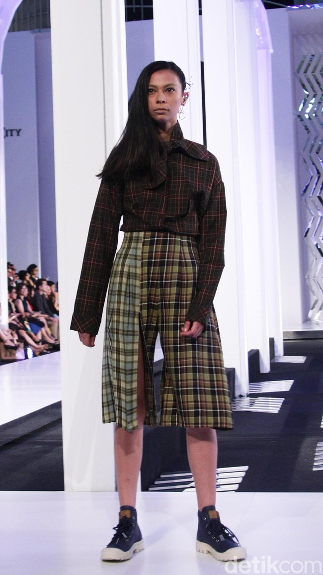 Fashion show koleksi busana Tri Handoko bertema Stage of Emotion di Fashion Nation 2018, Senayan City, Jakarta. Rabu [11/4/2018]. [Foto: Mohammad Abduh/Wolipop]