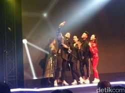 Keramaian Peluncuran Duo Oppo F7