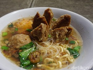 Bakso Gondrong : Ini Bakso Urat dan Bakso Telur yang Paling Populer di Tebet