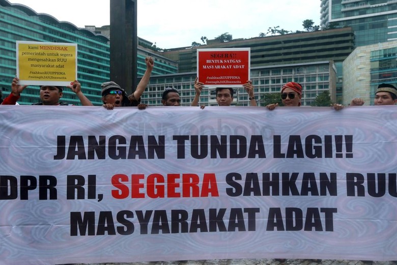 Penantian Panjang RUU Masyarakat Adat Penantian Panjang RUU Masyarakat Adat