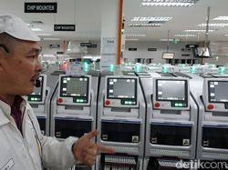 Melongok Dapur Pembuatan Ponsel Asus di Batam