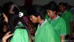 Tangis Haru Pecah Saat Napi Anak Bertemu Ortu