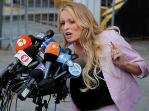 Curi Rp 4 M dari Bintang Porno Selingkuhan Trump, Pengacara AS Dibui