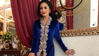 Dan seperti biasa, Krisdayanti selalu tampil cetar. Senangnya tema arisan yg mengapresiasi Hari Kartini, tulis KD untuk keterangan foto ini. Foto: Instagram Krisdayanti
