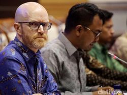 Facebook Indonesia Disidang Komisi I DPR