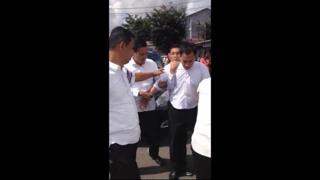 Gaji Sudah Besar, Masih Ada Pegawai Pajak Peras Wajib Pajak
