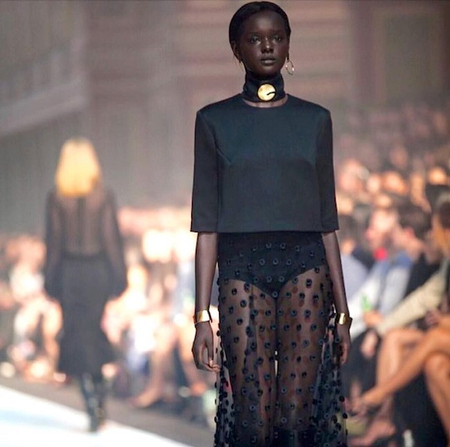 Wanita yang masuk ke agensi New York Models ini pun senang kini dirinya bisa sukses. Apalagi dulu ia sering diejek karena warna kulitnya yang lebih gelap dari orang kebanyakan. Foto: Instagram Duckie