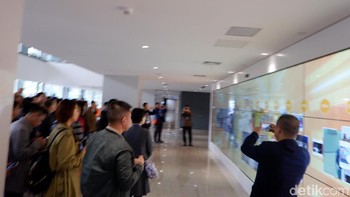 Di Lobby utama ini dapat menyaksikan video singkat sejarah Alibaba. (Foto: detikINET/Adi Fida Rahman)