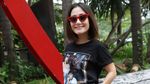 Kece! Kacamata Merah Melissa Karim
