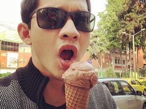 Iko Uwais Ajarkan Anak Bela Diri Sejak Dini