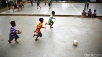 RPTRA ini memang sangat bermanfaat bagi warga sekitar, teruma anak-anak.