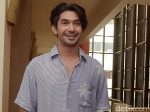 Reza Rahadian Ingin Namaku Pram Dijadikan Film