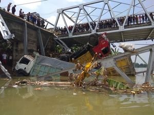 Perbaikan Jembatan Babat yang Ambrol Dikebut Sebelum Lebaran