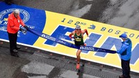 Soal catatan waktu, ia adalah pemegang rekor marathon terbanyak yang diselesaikan dalam waktu kurang dari 2 jam 20 menit. Foto: Brian Fluharty-USA TODAY Sports/Reuters