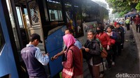Ganjil genap di Gerbang Tol Cibubur 2 diterapkan bersamaan dengan dua gerbang tol lain, yakni Kunciran 2 dan Tangerang 2 mulai Senin kemarin (16/4/2018).