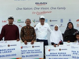 Meriahkan HUT Kementerian BUMN, Jasa Marga Bagi-bagi Bantuan