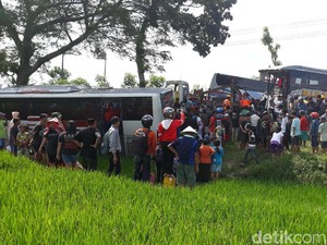 Ini Identitas 11 Korban Kecelakaan Frontal di Ngawi