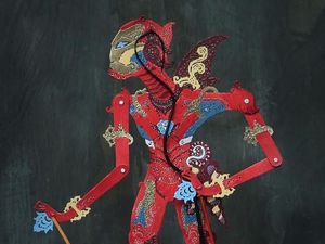 Di Balik Fenomena Wayang Kulit Superhero Is Yuniarto