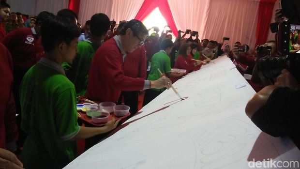 Menkum Hadiri Aksi Cuci Kaki Ortu di Lapas Anak Tangerang