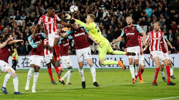 Penampilan Joe Hart pada laga lawan Stoke City membuatnya jadi bahan ledekan.