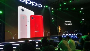 Untuk spesifikasinya sendiri, masing-masing varian F7 ini dibekali dengan prosesor dan GPU yang sama, yaitu octa core Helio P60 dan ARM Mali-G72 MP3 800 MHz.Foto: Muhammad Alif Goenawan/detikinet