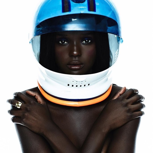 Setelah viral tahun lalu, Duckie mulai banyak menghiasi sampul majalah dan iklan ternama. Foto: Instagram Duckie