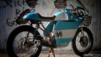 Cafe racer miliknya dimodifikasi di Rich Richie Ride and Garage (RRRG), Mojosongo, Jebres, Solo. Foto: Rich Richie Ride and Garage