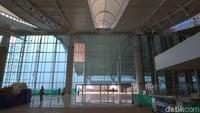 Budi Karya mengecek sejumlah hotel yang bisa digunakan sebagai asrama bagi jamaah haji yang berangkat dari Bandara Kertajati, yang nanti akan direkomendasikan ke Kementerian Agama.