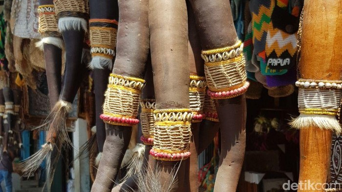 Pasar Hamadi tempat belanja Koteka di Jayapura, Papua