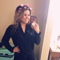 Andrea pun menambahkan bahwa melalui postingannya itu ia ingin menunjukkan dirinya bahagia tanpa Rob. Selain itu, wanita yang tinggal di San Clemente, California ini ingin membantu orang lain yang juga mengalami putus cinta atau perceraian. Foto: Twitter @meeelondrea