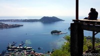 Foto: Bukit Jokowi pun jadi tempat yang asyik buat nongkrong sore-sore. Banyak anak-anak muda yang ke sini. (Elvan/detikTravel)