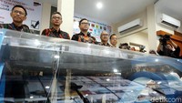 Video conference ini direncanakan akan dilakukan di operation room kantor KPU pada pukul 10.00 WIB. Viryan mengatakan saat ini terdapat 130 negara yang melaksanakan coklit serentak. Sebanyak 130 Panitia Pemilih Luar Negeri (PPLN) ikut membantu pelaksanaan coklit.
