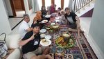 Ganteng dan Family Man, Begini 10 Pose Ben Kasyafani Bersama Makanan