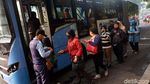 Ganjil Genap Berlaku, Warga Pindah ke TransJakarta