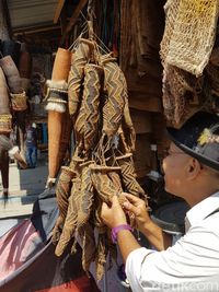 Aneka suvenir Papua di Pasar Hamadi (Elvan Dany Sutrisno/detikcom)