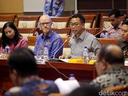 Facebook Indonesia Disidang Komisi I DPR