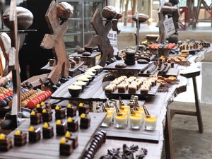 Di Hari Kartini 2 Wanita Ini Ajak Anda Makan Cokelat Sepuasnya, Mau?