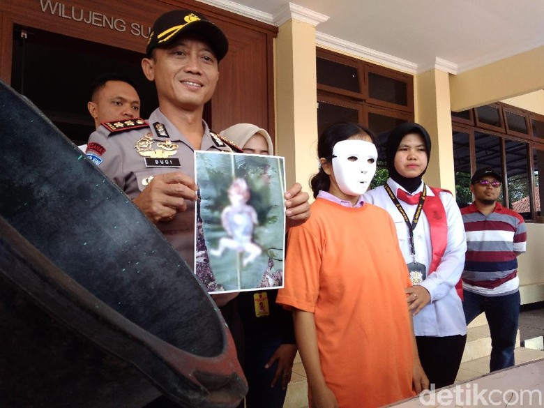 Polisi Tangkap Ibu di Garut yang Buang Jenazah Bayinya Polisi Tangkap Ibu di Garut yang Buang Jenazah Bayinya