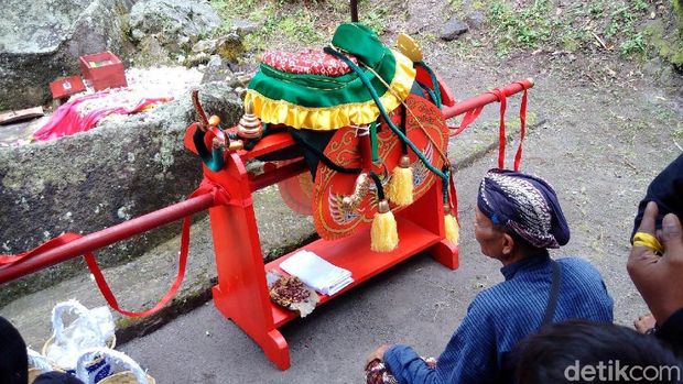 Pelana kuda hanya dibawa tiaplabuhan ageng 8 tahun sekali