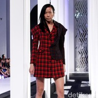 Fashion show koleksi busana Tri Handoko bertema Stage of Emotion di Fashion Nation 2018, Senayan City, Jakarta. Rabu [11/4/2018]. [Foto: Mohammad Abduh/Wolipop]