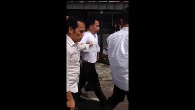 Dapat Gaji Besar, Oknum Petugas Pajak Peras Rp 50 Juta