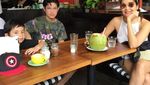 Mengintip Gaya Makan Bersama Anak Tamara Bleszynski, Teuku Rassya yang Ganteng